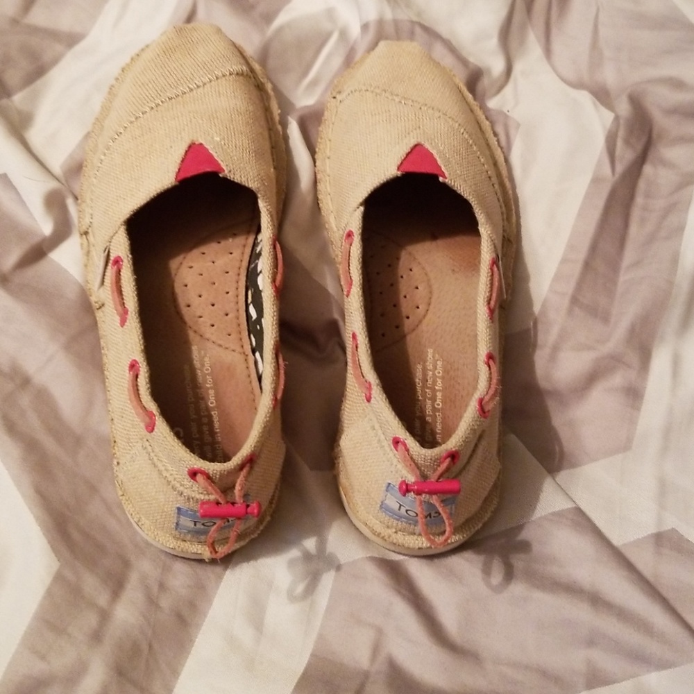 Tom's slip on shoes like new